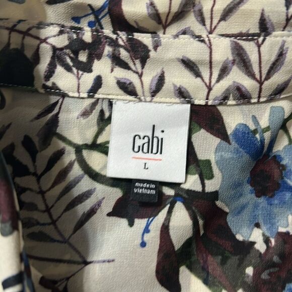 CAbi L Victoria Winter Floral Long Sleeve Front Tuck High Low Long Sleeve Blouse - Picture 13 of 16